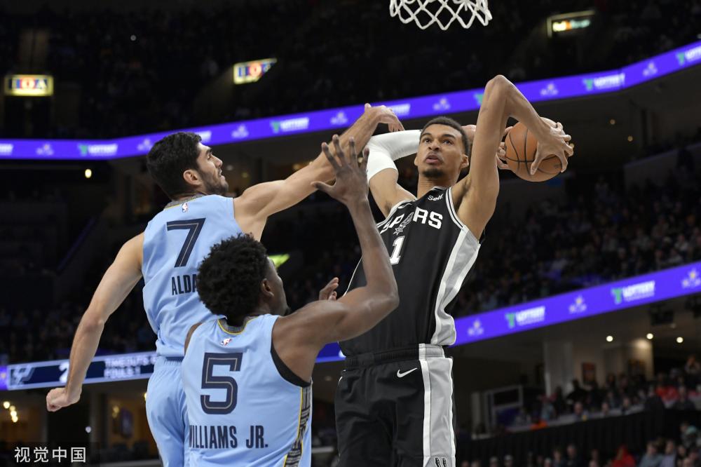 他通过个人 他通过个人