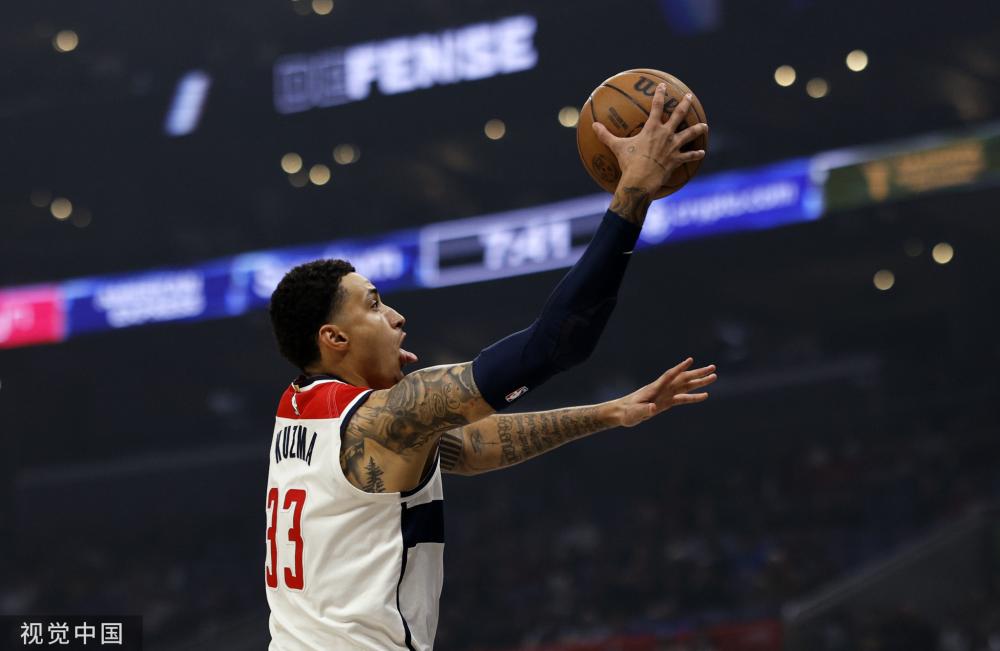 以其卓越的 以其卓越的