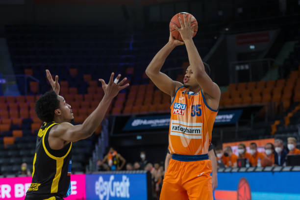 同属于80 同属于80