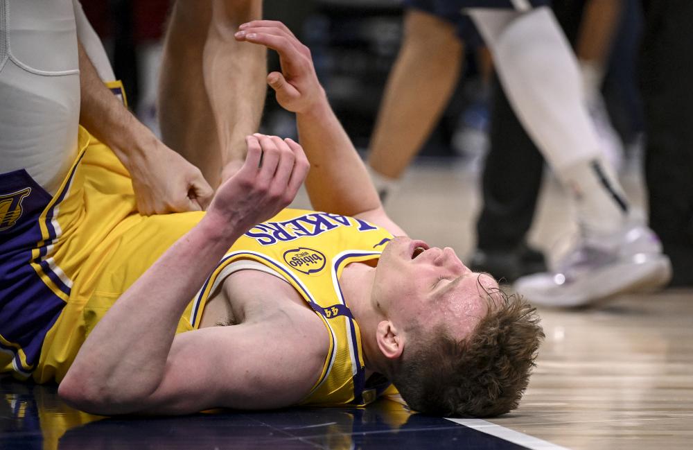 赛场碰撞 赛场碰撞